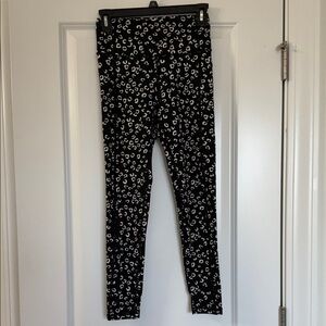 Victoria's Secret Black and White Leopard 7/8 Leggings